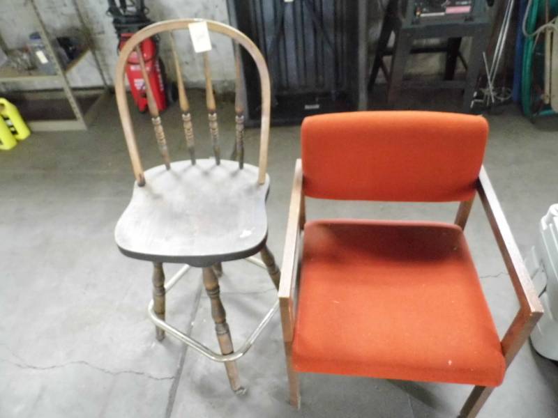 lot 245 image: Lot of 2 Chairs