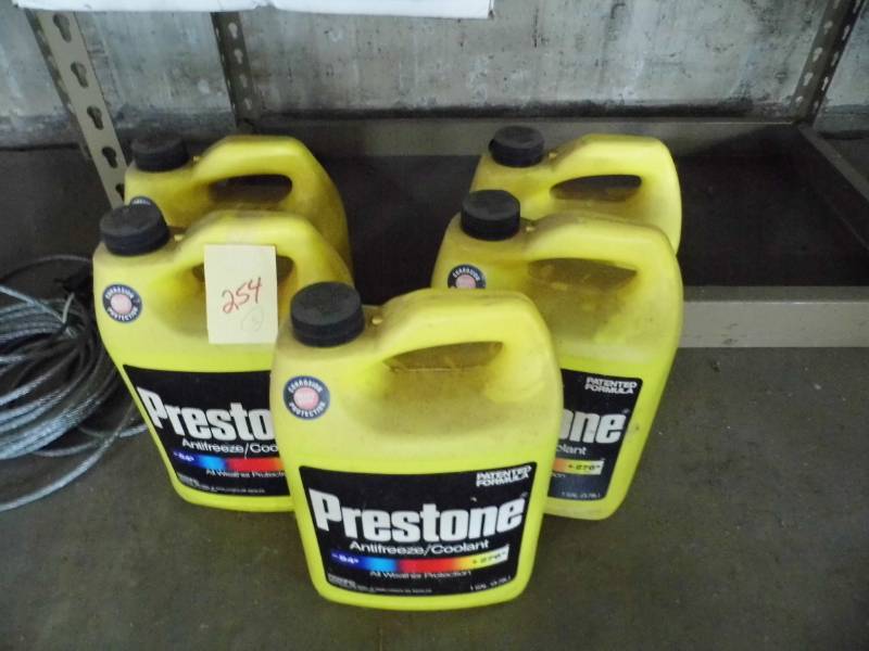 lot 254 image: Lot of 5 Prestone AntiFreeze