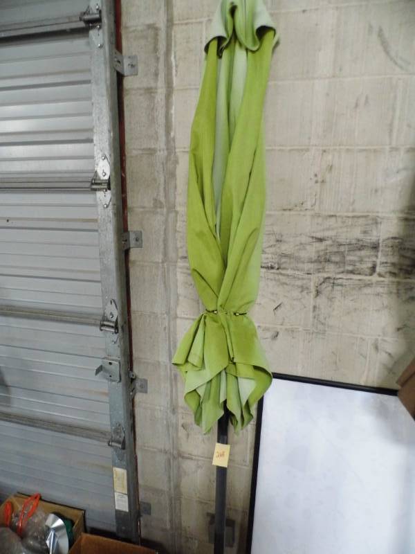 lot 268 image: Green Patio Umbrella