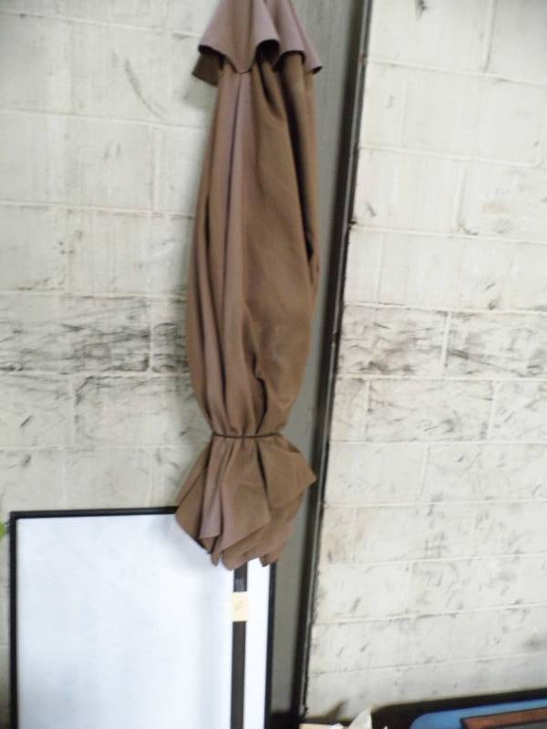 lot 269 image: Brown Patio Umbrella