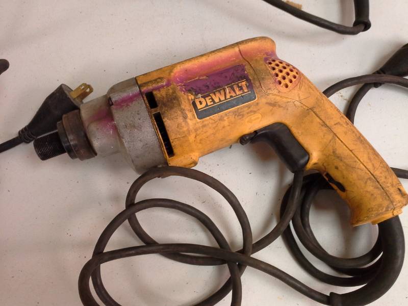 lot 18 image: Lot of (4) DeWalt DW284 VSR Power Units