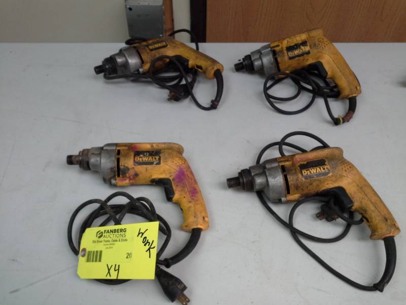 lot 20 image: Lot of (4) DeWalt DW284 VSR Power Units