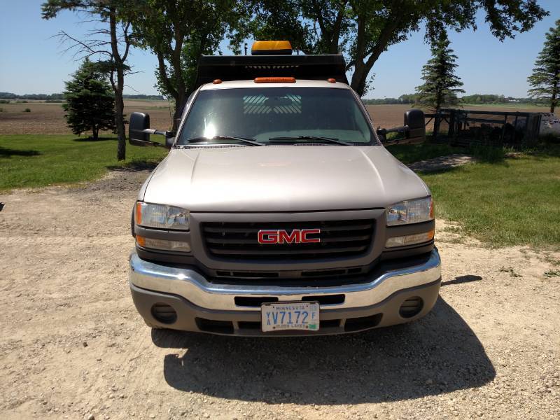 lot 3 image: 2006 GMC 3500 Dump Truck, 4X4, Stai...