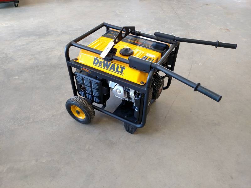 lot 20 image: Dewalt GD6000 Gas Generator, Works...
