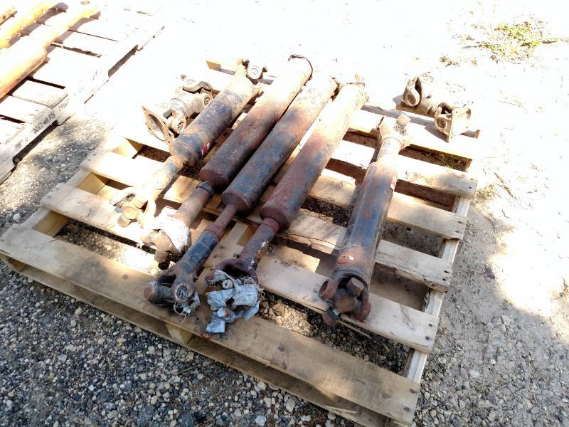 lot 26 image: Asstd Drive Shafts...