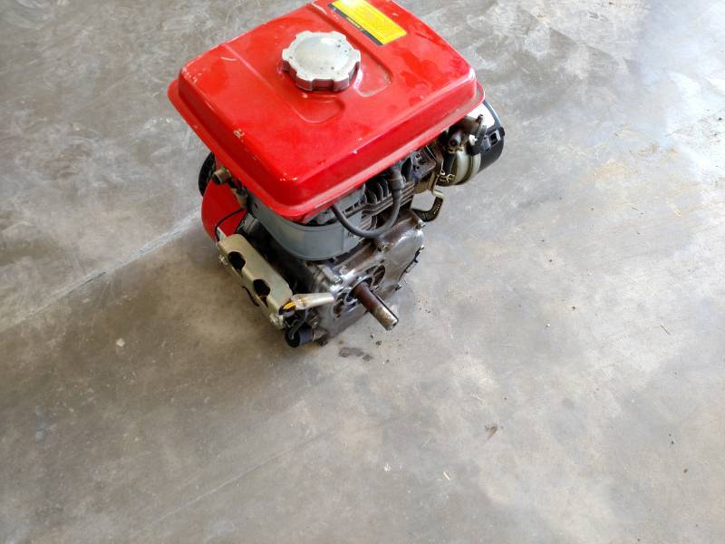 lot 35 image: Wisconsin Robin Engine, Runs...