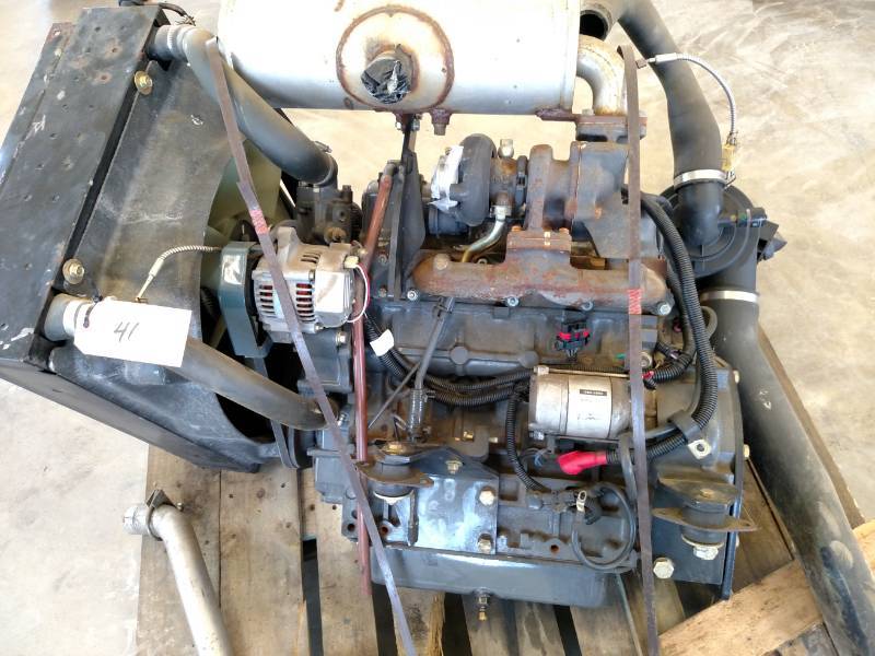 lot 41 image: Kubota V2000T 4 Cylinder Turbo Dies...