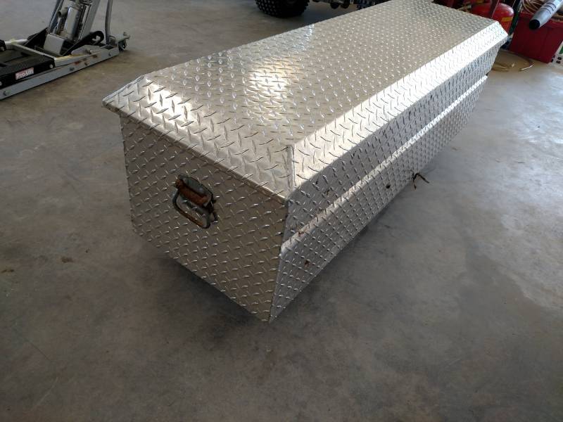 lot 56 image: DeeZee Aluminum Toolbox 60x19x19, M...