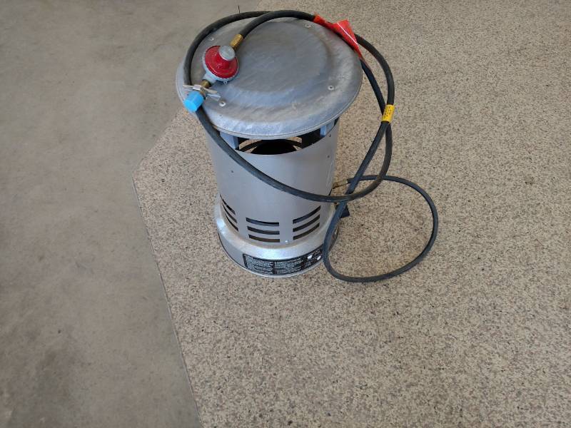 lot 58 image: Coleman 80,000 BTU Propane Construc...