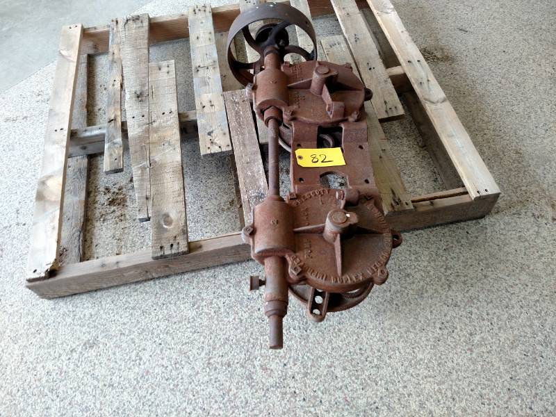 lot 82 image: Duplex Model 100 Pump Jack...