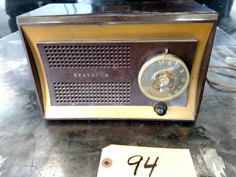 lot 94 image: Vintage Sylvania AM Radio, Model 12...
