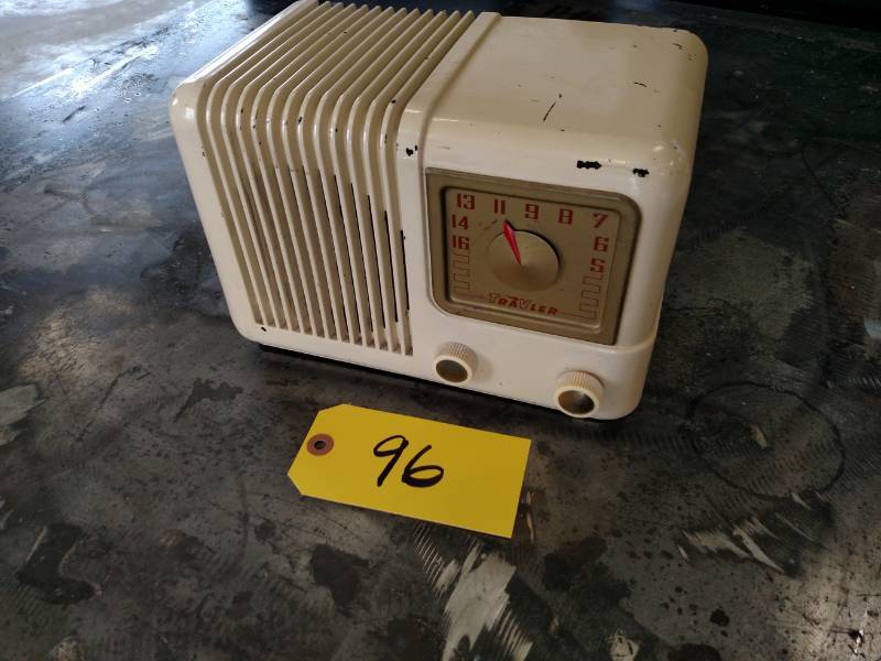 lot 96 image: Vintage Trav-Ler AM Radio, Powers o...
