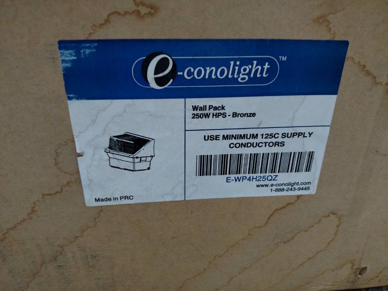 lot 100 image: Econo Light Wall Pack Light, 250 Wa...