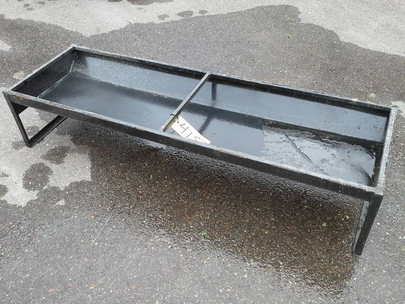 lot 415 image: Livestock TroughRaised Flower Bed