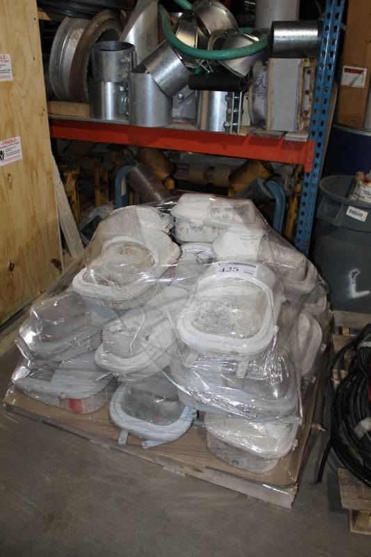 lot 425 image: Lot of (Approximately 20) Commercial Lighting Fixtures
