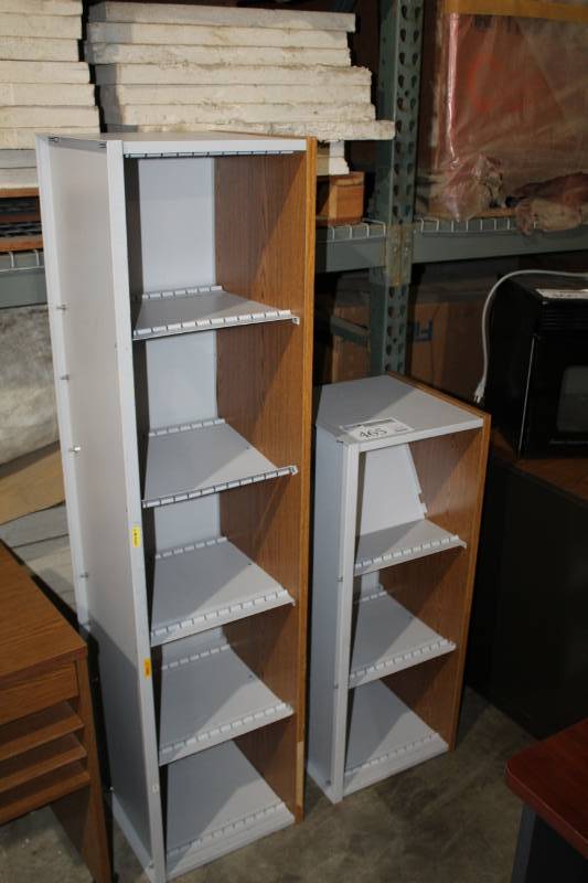 lot 465 image: Lot of (2) Bookshelves
