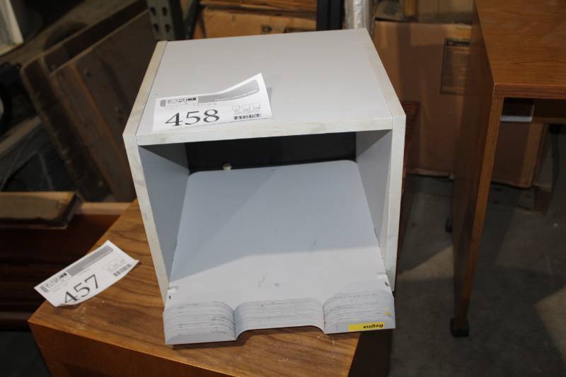 lot 458 image: Filer