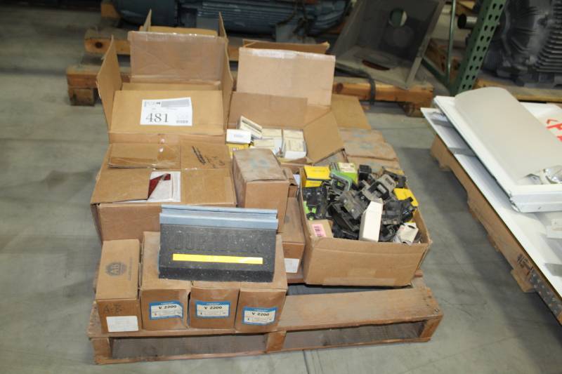 lot 481 image: Misc. Electrical Equipment - Magnet Coils, Codulet Lighting fixture Vaportight Enclosed and Gasketed