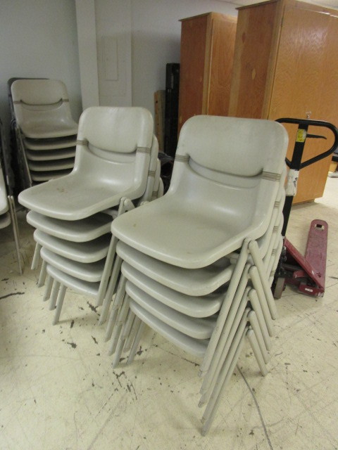 DORSAL STACK CHAIRS