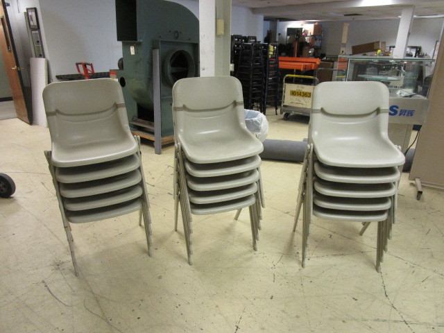 DORSAL STACK CHAIRS