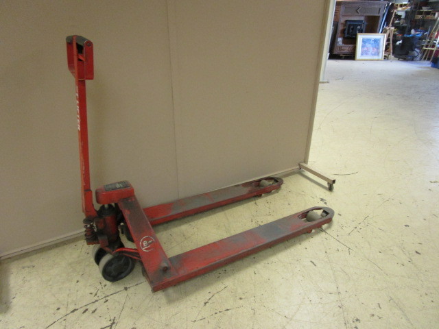 BT LIFTER PALLET JACK