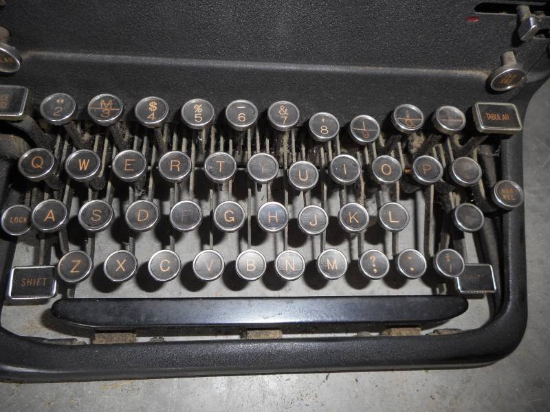 Antique Royal Typewriter (#3)