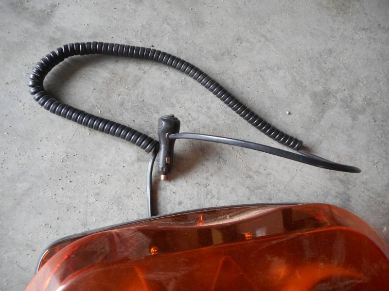 lot 7 image: Magnetic Roof-Top Rotating Flasher Unit