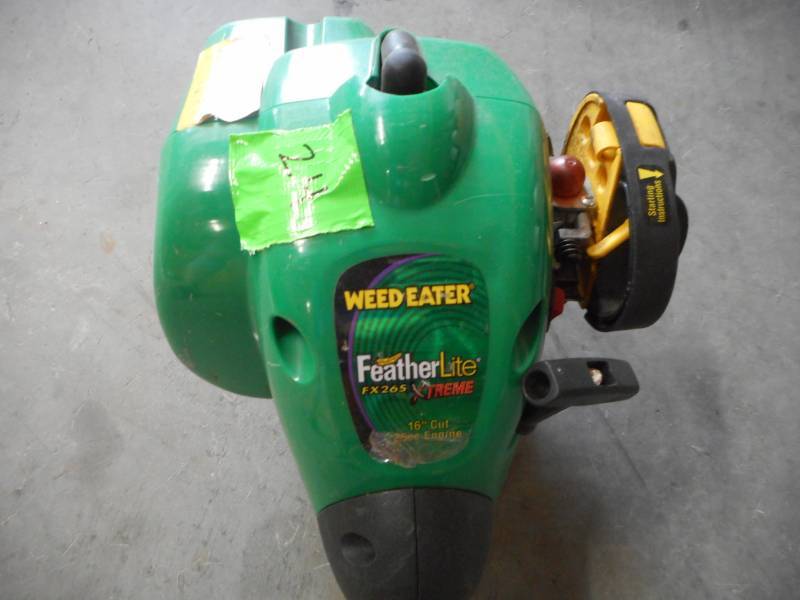 lot 24 image: Feather Lite Weed Eater