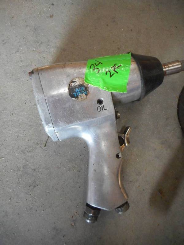 lot 34 image: Air Gun and Sander
