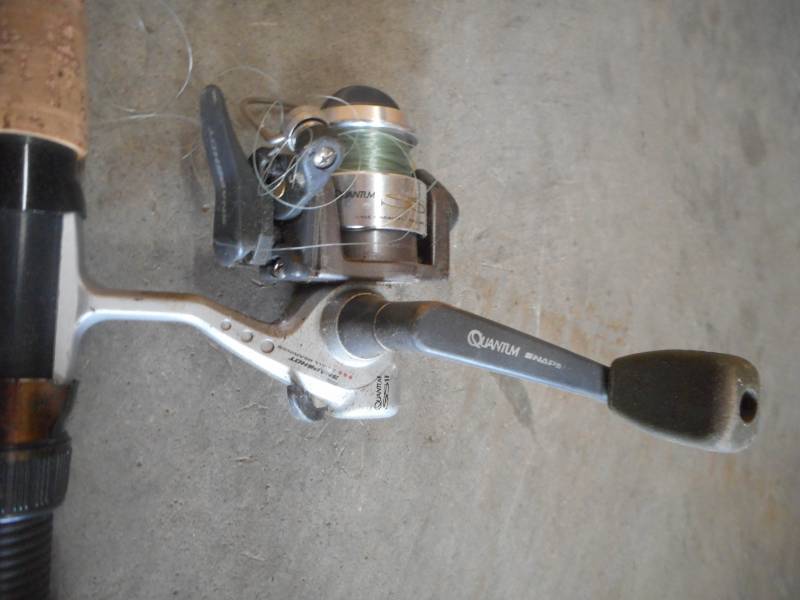 lot 48 image: Ice Fishing Pole