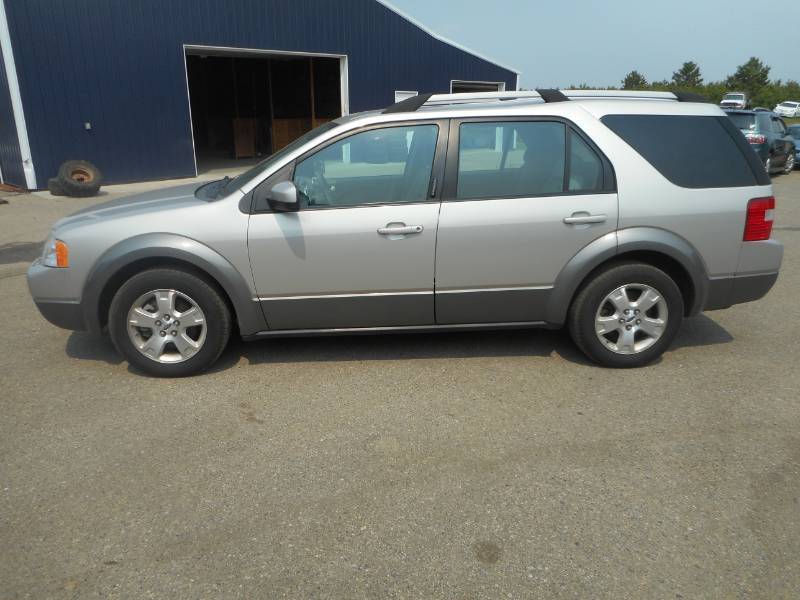 lot 5 image: 2007 Ford Freestyle SEL