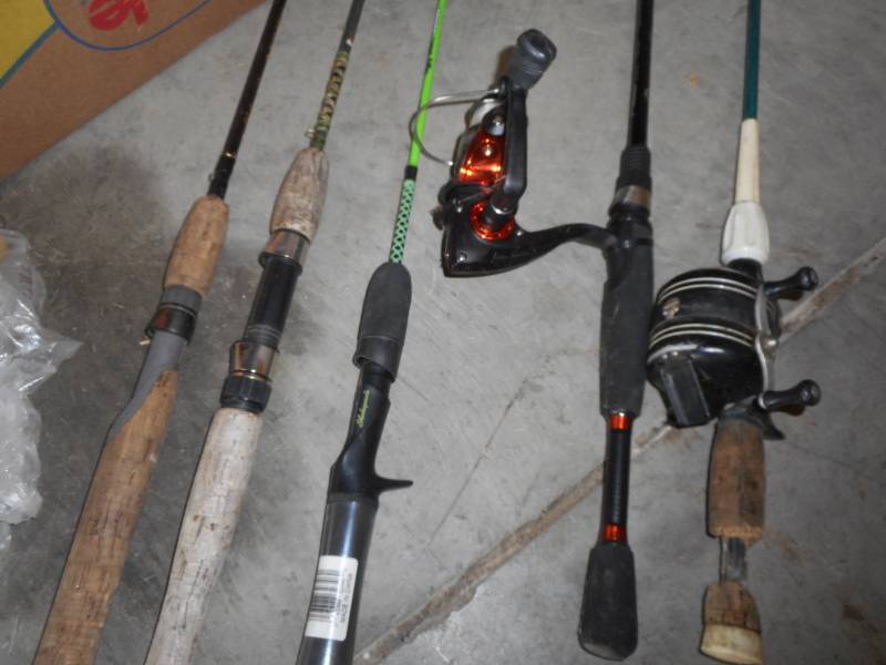 lot 9 image: Fishing Items