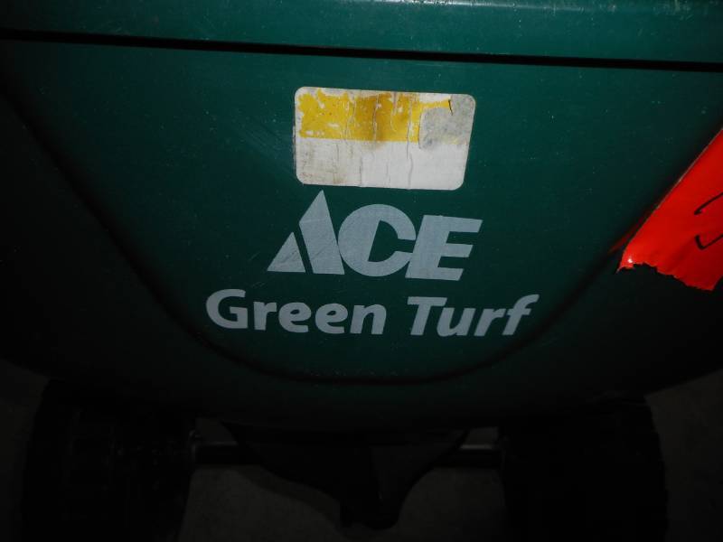 lot 13 image: Lawn Care Lot