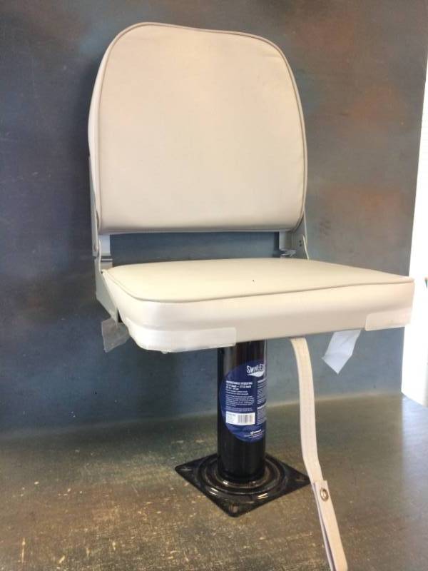 lot 18 image: Boat Seat