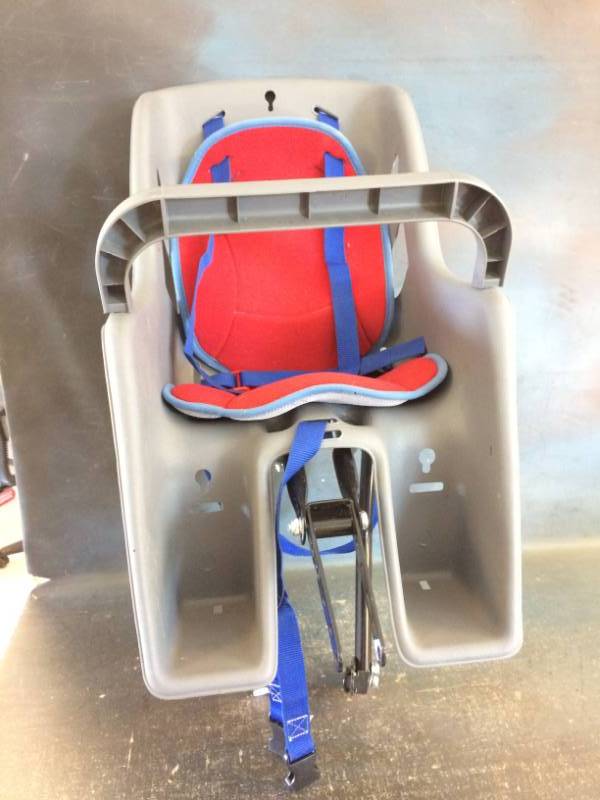 lot 29 image: Toddler Seat for Bicycle