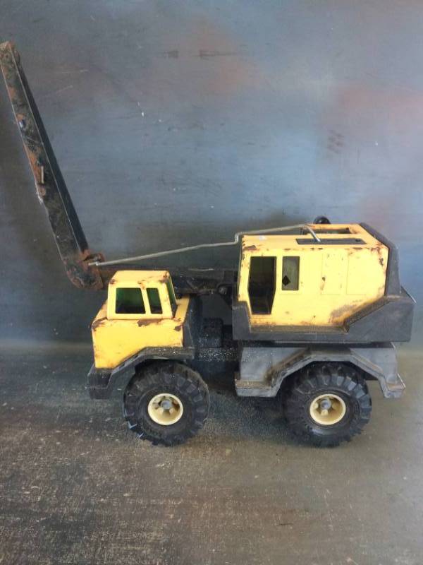 lot 34 image: Tonka Toy Trucks