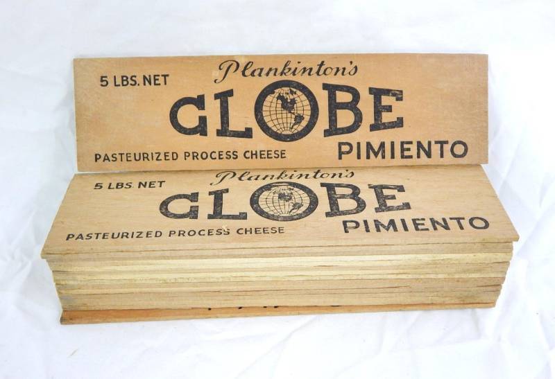 lot 45 image: Lot of Vintage 1950s Plankintons Globe and Old Homestead Cheese Box Sides
