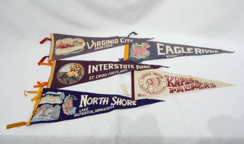 lot 114 image: Lot of Vintage 1950s Pennants