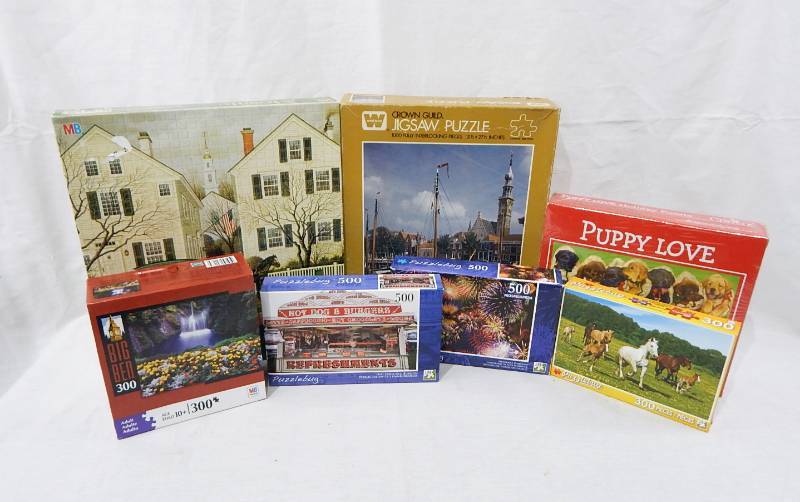lot 19 image: Lot of New and Vintage Sealed Puzzles