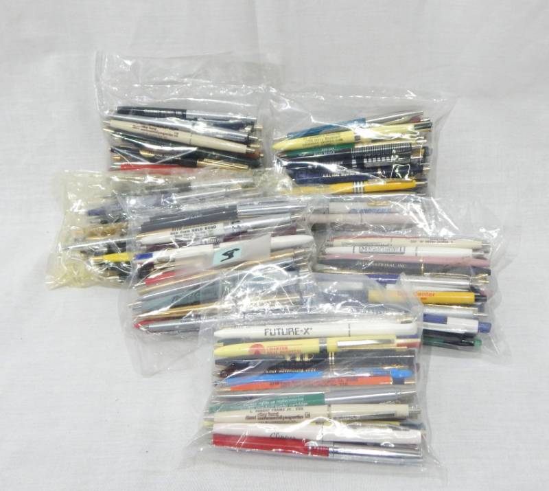 lot 31 image: Lot of Vintage Advertising Pens