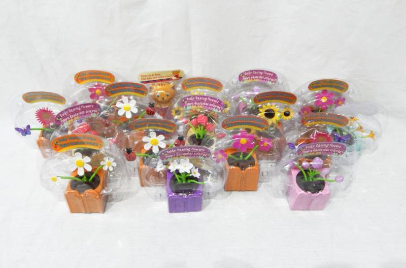 lot 35 image: Lot of Solar Dancing Toys