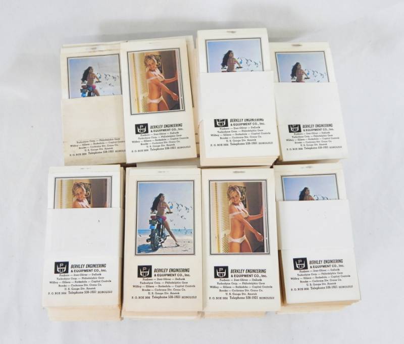 lot 14 image: Large Lot of Vintage 1970s Pin Up Girl Calendar Note Pads