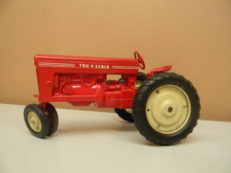 lot 9 image: .TRU SCALE TRACTOR 2786305 - U.S.A - DIE CAST ORIGINAL  - SEE PICTURES