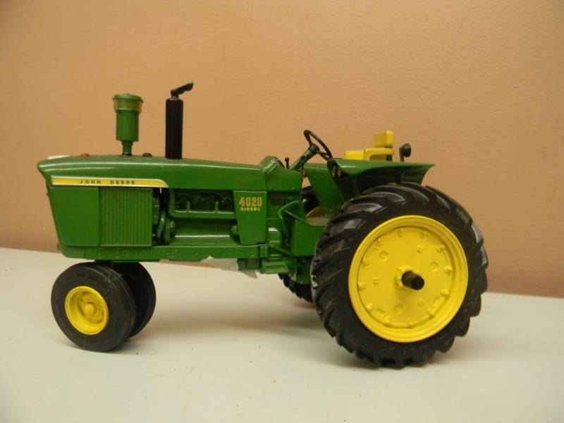lot 10 image: John Deere 4020 Diesel #3 Precision Edition by Ertl 116th Scale - NICE - SEE PICTURES