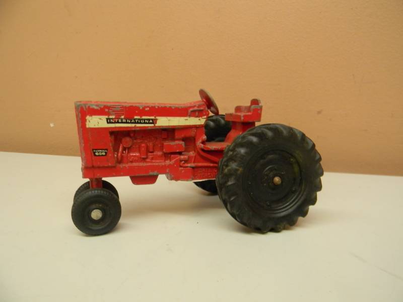 Vintage Ertl International Farmall 656 Tractor Red made in USA 