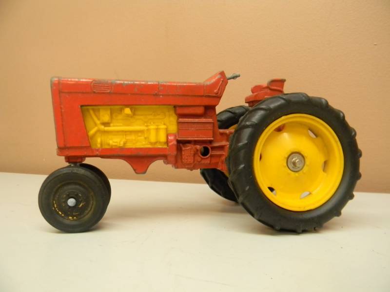 lot 43 image: Vintage 1960s HUBLEY 9 TRACTOR - Red Yellow Metal - RARE - SEE PICTURES