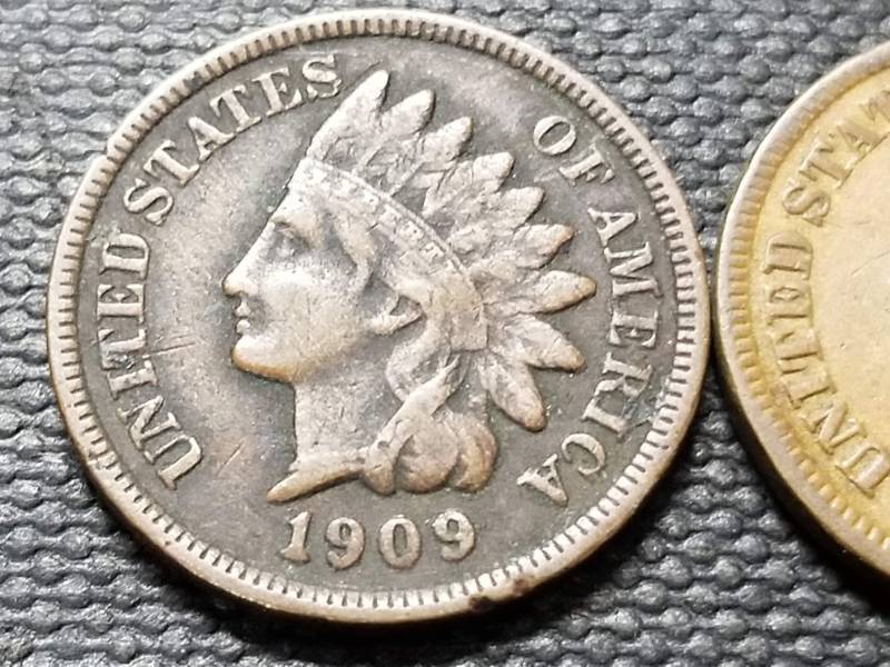 lot 08 image: 2 INDIAN HEAD CENTS 1883 1909