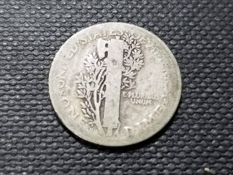 lot 25 image: 1921-D MERCURY DIME BETTER DATE COIN
