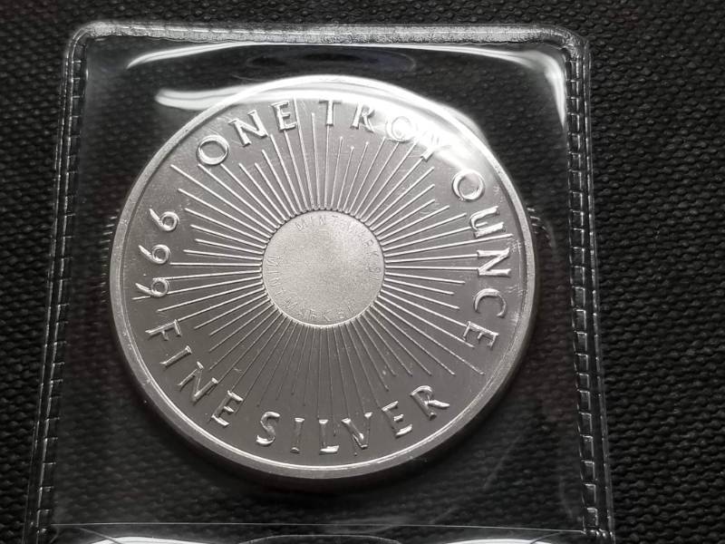 lot 40 image: 1 TROY OZ. .999 FINE SILVER SUNSHINE MINT