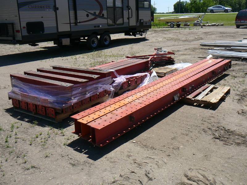 lot 91 image: I-Beam Heavy Duty Double Sided Cantilever Racks 15 Long